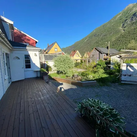 Sentralt hus i Rjukan Eksteriør bilde